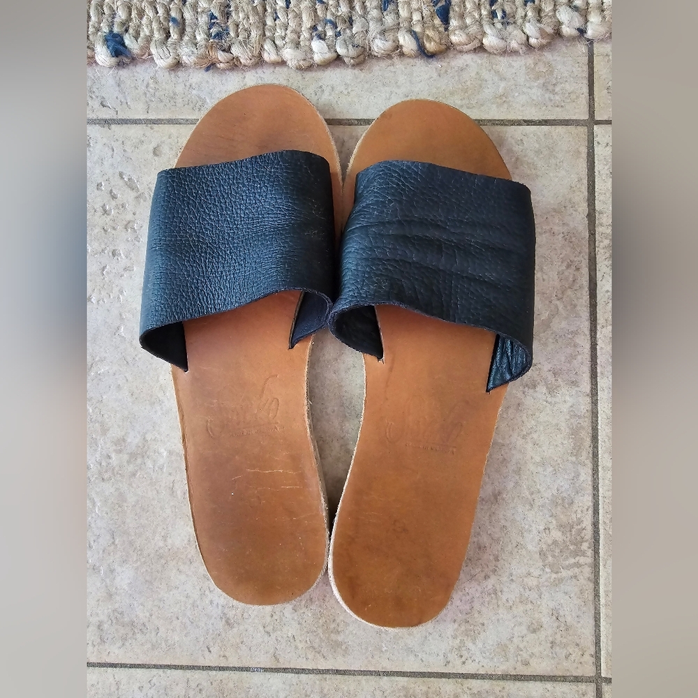 Sseko Black Leathee Slides size 9